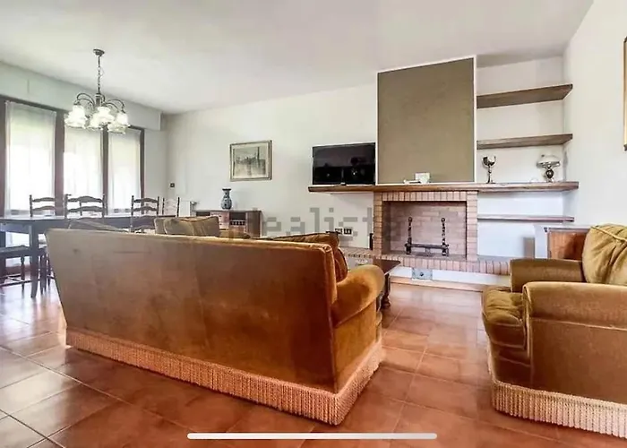 800m Dal Mare * マリーナ・ディ・ピエトラサンタ